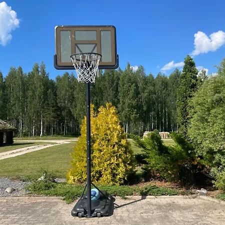 Paeikseranna Puhkemaja * Rossa